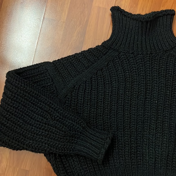Black turtleneck knit sweater - Picture 2 of 2